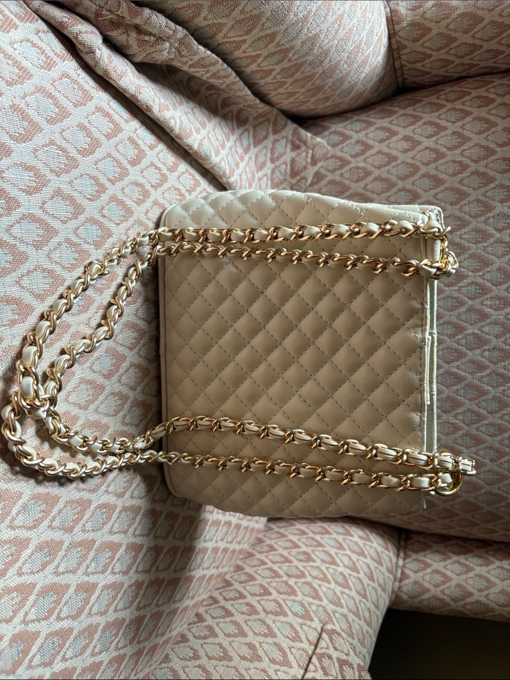 Lord & Taylor Quilted Cream Crossbody with Gold Chain Strap